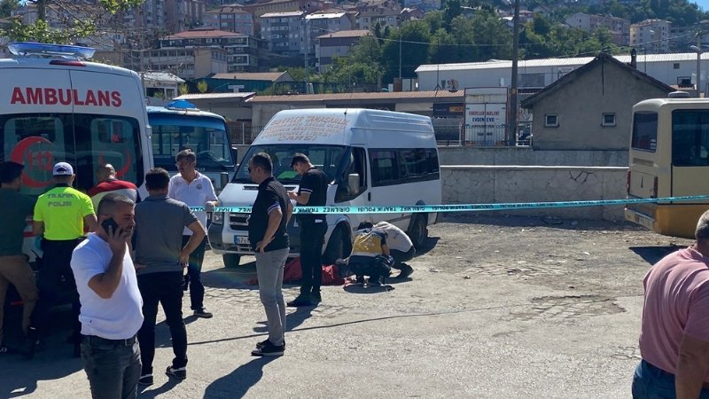 Otobüsün altında kalan yaşlı adam hayatını kaybetti - 3
