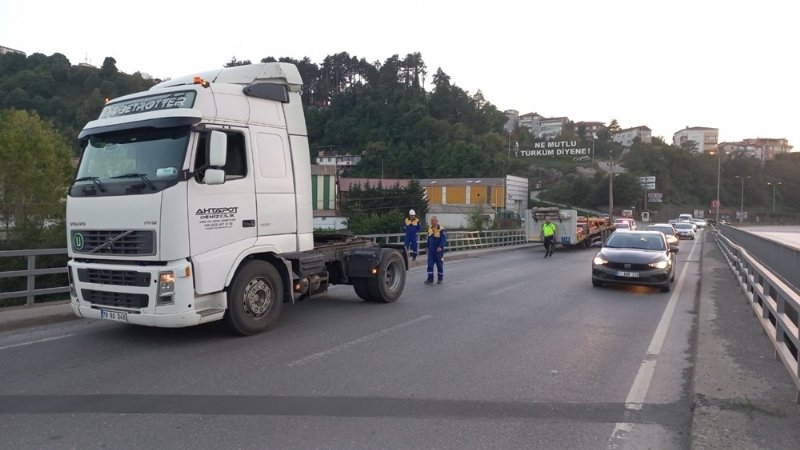 TIR DORSESİ KÖPRÜDE KALDI - 3