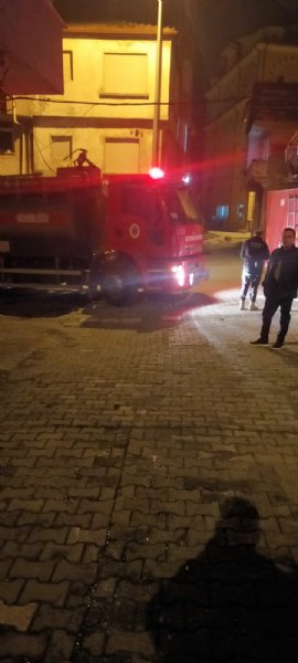 ALEV ALAN PRİZ EVİ YAKTI - 4