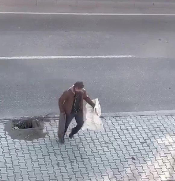 DEMİR KAPAĞI ÇALDI! - 2