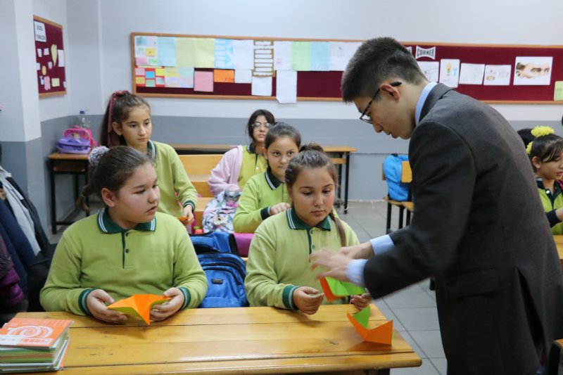 JAPONYA’DAN GELDİ ORİGAMİ ÖĞRETTİ - 1