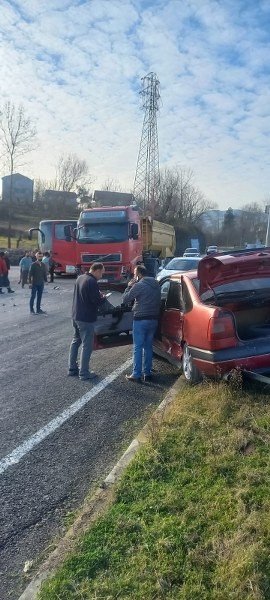 KAMYON İLE OTOMOBİL ÇARPIŞTI - 3
