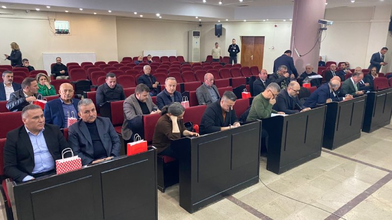 MECLİS’TE ‘GİYSİ KUMBARASI’ TARTIŞMASI! - 1