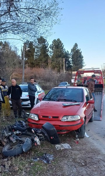 Motosikletli genç kazada hayatını kaybetti - 1