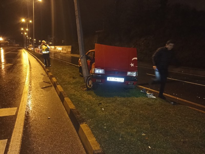 Otomobil yağışlı havada refüje çıktı… BELEN’DE KAZA, 1 YARALI - 2