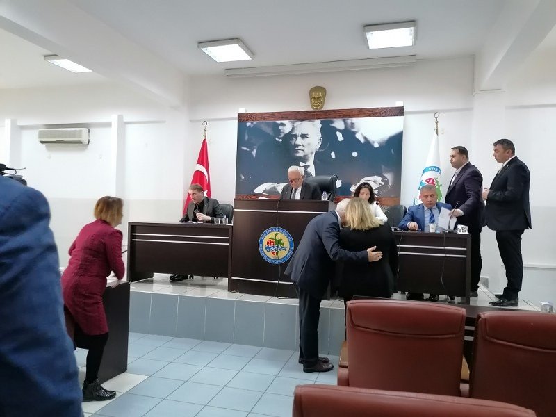 POSBIYIK’A TEPKİ GÖSTEREN MECLİS ÜYELERİ SALONU TERK ETTİ! - 1