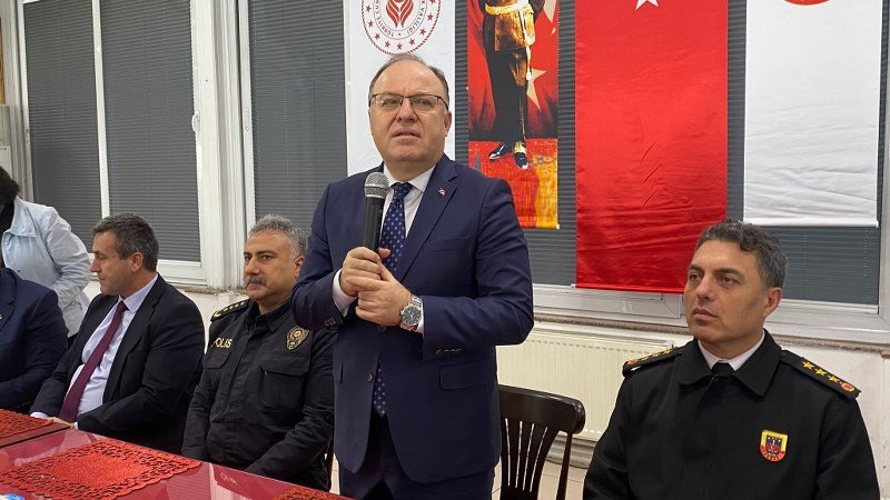 VALİ GAZETECİLERE KONUŞTU: “HEPİMİZE ZONGULDAK PAYDASINDA BİRLEŞMEK DÜŞÜYOR” - 3