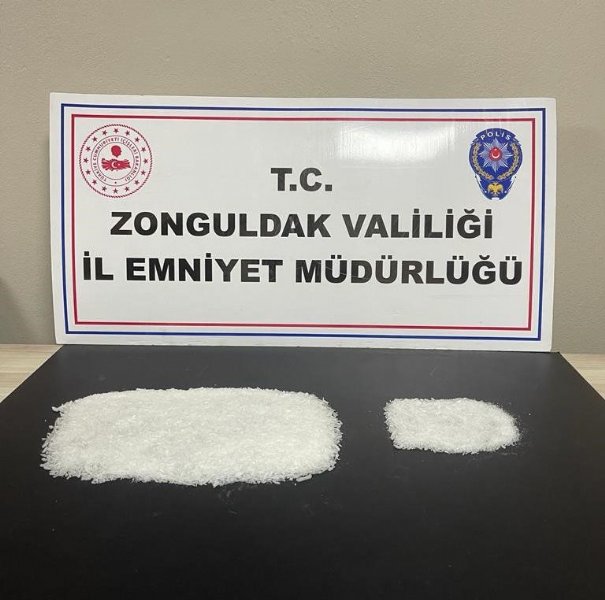 EREĞLİ’DE YARIM KİLO UYUŞTURUCUYLA YAKALANDILAR - 1