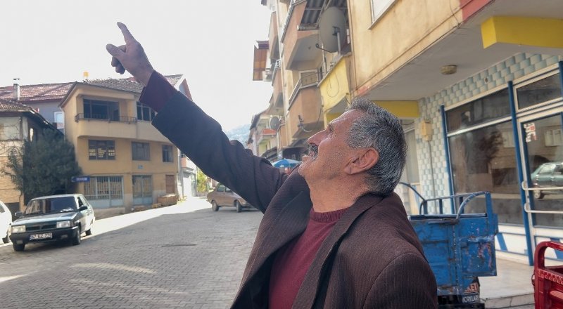 KÖYÜ BÖCEKLER BASTI! - 1