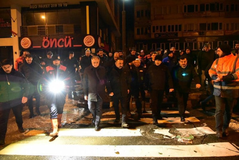 BAKAN YERLİKAYA, AFETİN YAŞANDIĞI ZONGULDAK´TA - 6