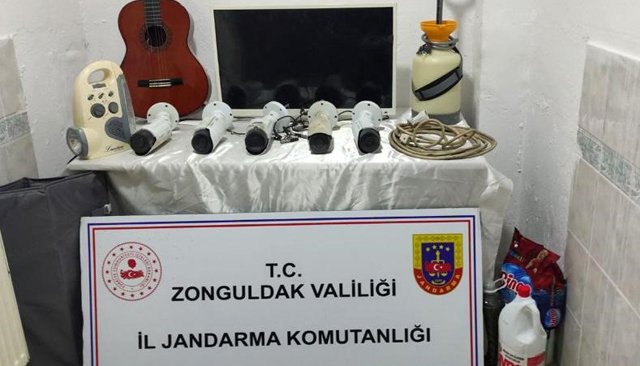 HIRSIZLIK ZANLISINI YAKALADI