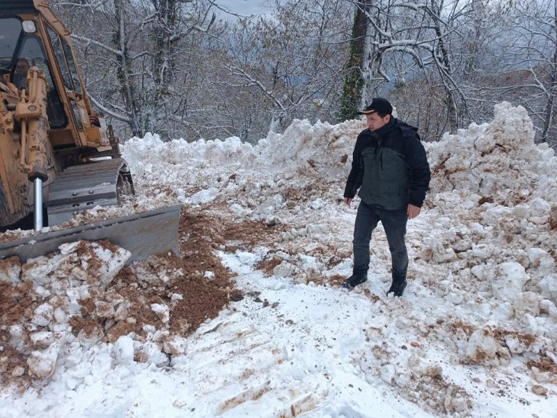 KARDA MAHSUR KALAN ORMAN İŞÇİLERİ KURTARILDI - 2