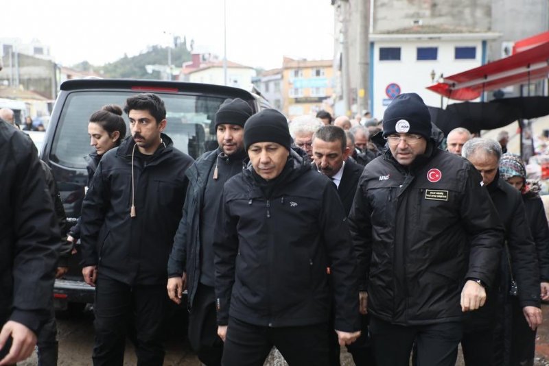 YARALAR SARILMAYA ÇALIŞILIYOR - 1