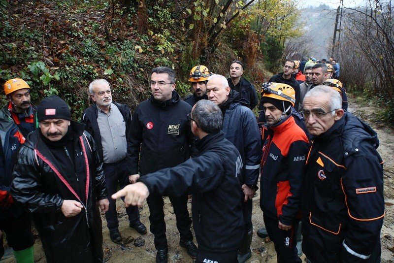 Göçük altında kalan anne ve oğlunun cenazeleri çıkarıldı - 3