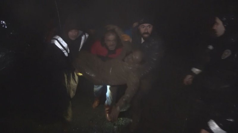 KURTARMA EKİBİ DE GÖÇÜK ALTINDA KALDI; YARALILAR VAR... - 11