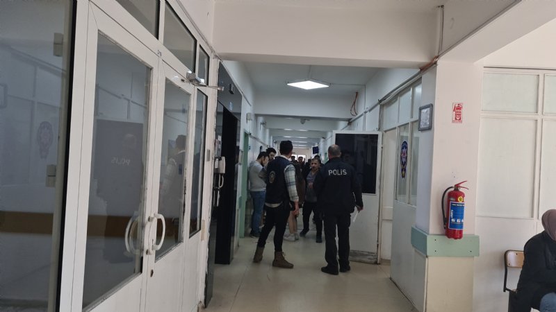 YURTTA KALAN ÖĞRENCİLER ZEHİRLENDİ - 2