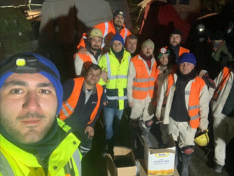 AK GENÇLİK MEMLEKETE DÖNDÜ - 1