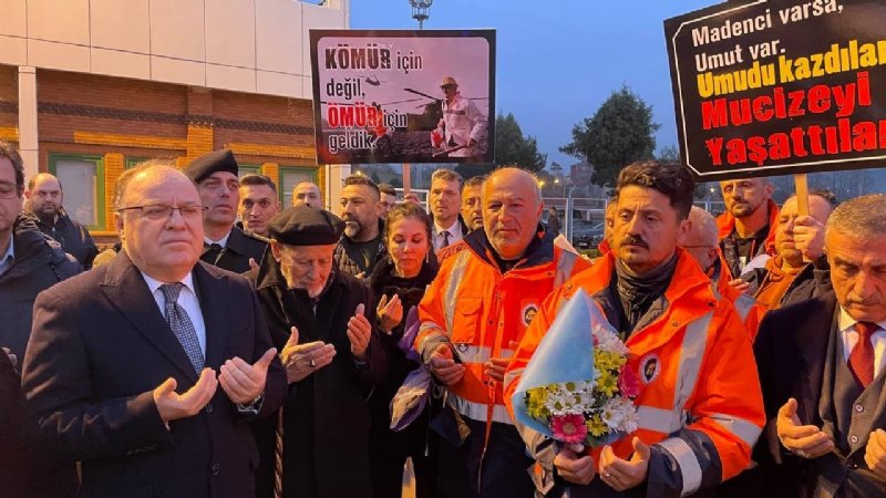 Arama kurtarma görevlerini tamamladılar, havaalanında karşılandılar... MADENCİLER DÖNDÜ - 2