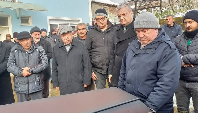 CHP Eski İlçe Başkanının acı günü… MUHAMMET ARSLAN ABİSİNİ TOPRAĞA VERDİ - 2