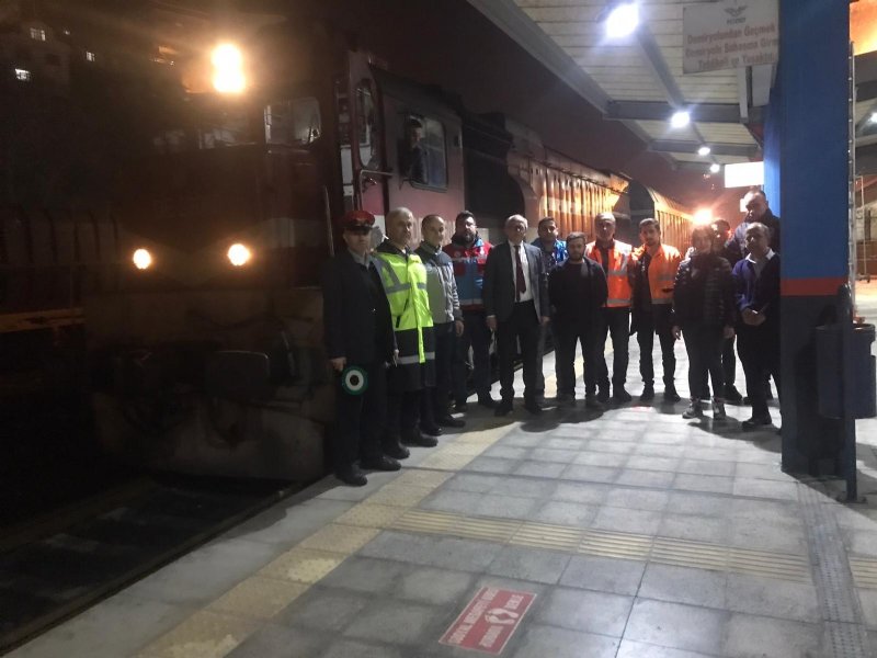 DEPREM BÖLGESİNE TREN YOLA ÇIKTI - 1