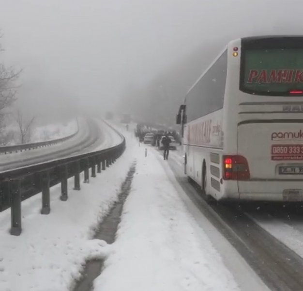 YOLCU OTOBÜSÜ YOLDAN ÇIKTI! - 2