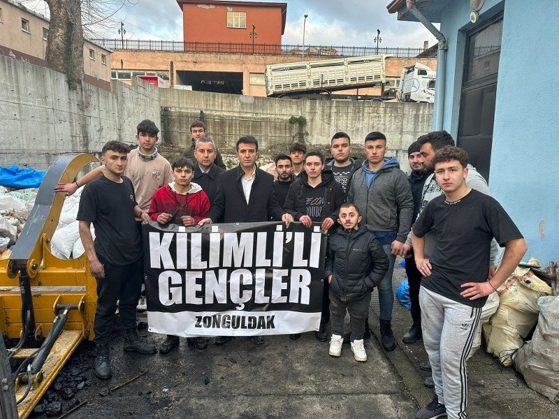 KİLİMLİLİ GENÇLER YAKACAK GÖNDERDİ - 1