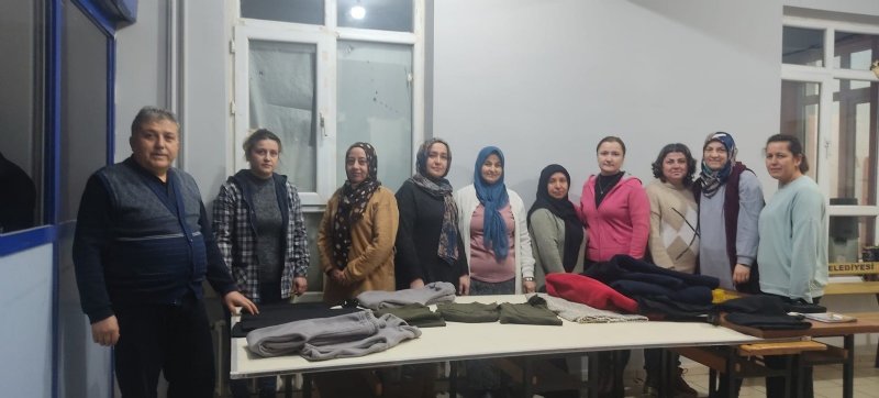 KURSTA DİKİLEN KIYAFETLER DEPREMZEDELERİ ISITACAK  - 3