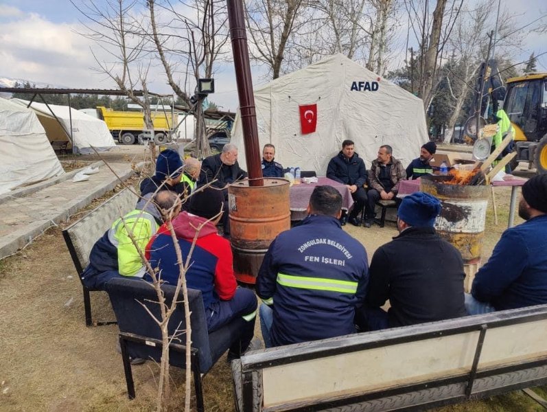 ÜÇ BELEDİYE BAŞKANI DEPREM BÖLGESİNDE - 1