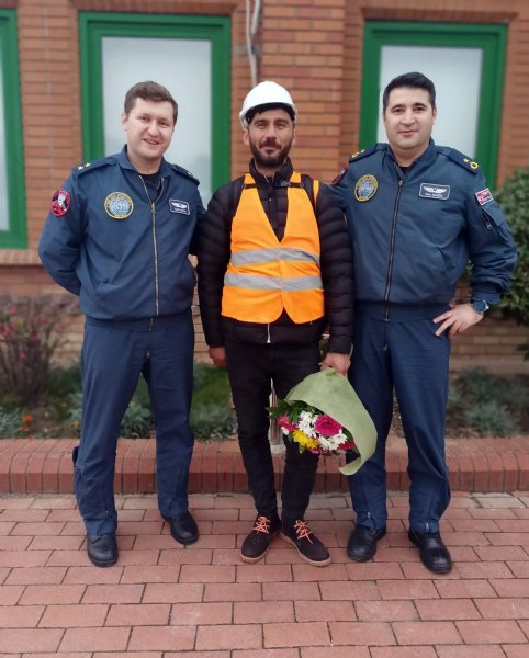 Yeşil, madencileri çiçeklerle karşıladı... İNSANLIK GÖREVİNDEN DÖNÜŞ - 2