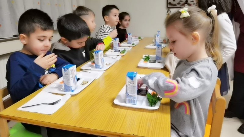 Zonguldak´ta il genelinde 31 bin 383 öğrenci yararlanıyor... OKULLARDA ÜCRETSİZ YEMEK BAŞLADI - 2
