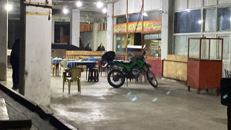 BENZİN DÖKÜP BIÇAKLA KENDİNİ YARALADI, AİLESİNİ DE REHİN ALDI! - 4