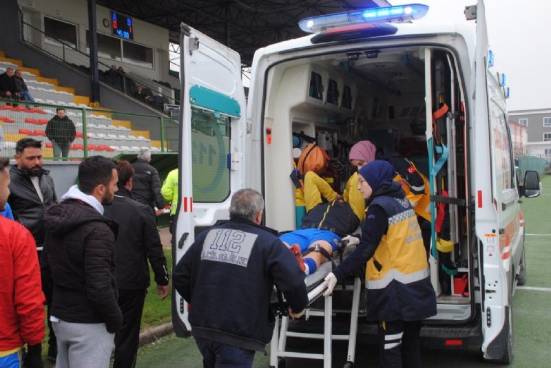 Futbolcunun diz kapağı çıktı, maç sonu ortalık karıştı...  AMATÖR MAÇTA VUKUAT VAR! - 5