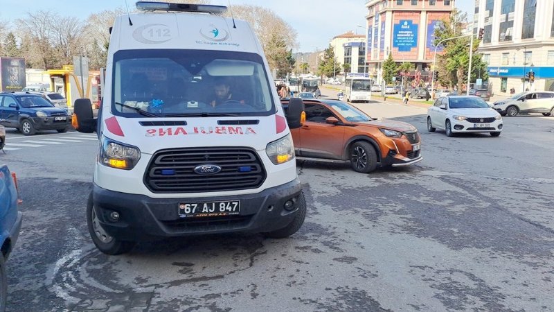 Meydanbaşı Caddesi’nde yaşandı GÖRÜNMEZ KAZA - 3