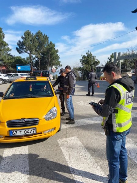 Polis ve jandarmadan yüzlerce personel katıldı, binlerce kişi sorgulandı... ZONGULDAK’TA HUZUR VE GÜVEN UYGULAMASI - 7