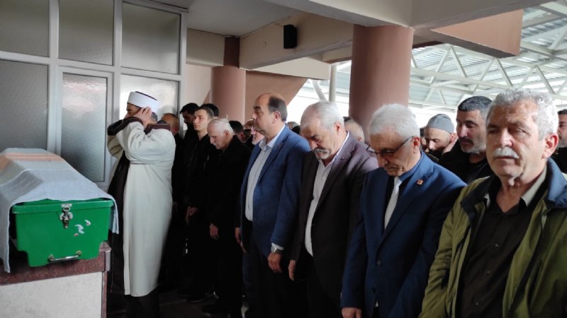 Yolcu beklerken kalp krizinden hayatını kaybetmişti OTOBÜS ŞOFÖRÜ TOPRAĞA VERİLDİ - 2