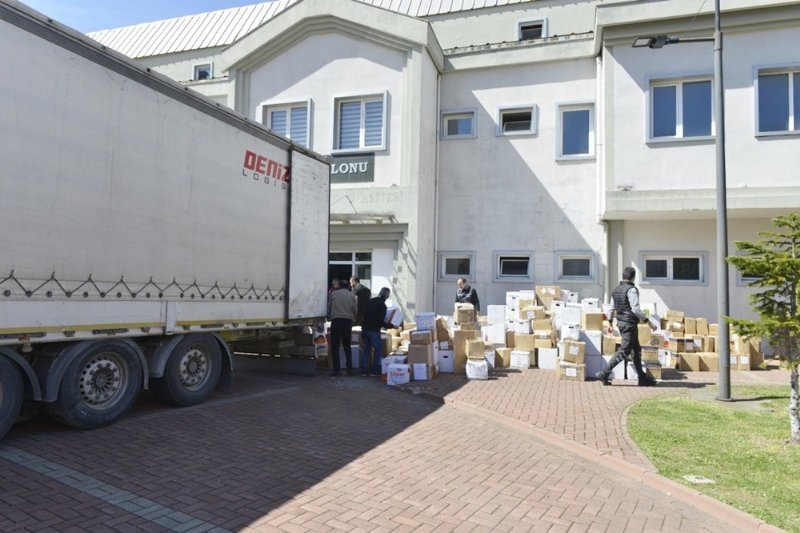 BEÜ’nün yardım tırı deprem bölgesinde… Rektör Özölçer ne dedi? “EN ÖNEMLİ DEĞERİMİZ DAYANIŞMAMIZ”  - 4