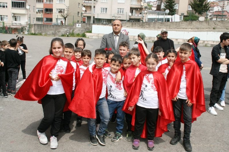 Karadeniz Ereğli’de Ulusal Egemenlik ve Çocuk Bayramı etkinlikleri... NİMET İLKOKULU’NDA COŞKULU KUTLAMA - 4