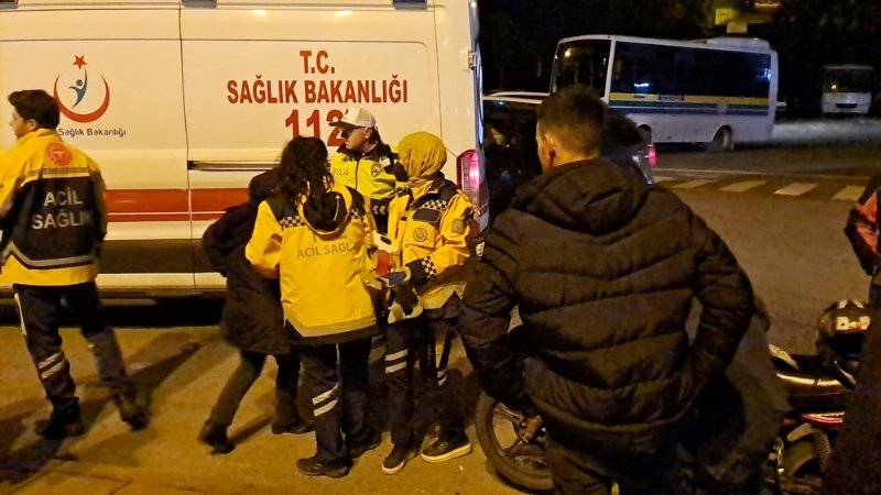 Karadeniz Ereğli… Uzunkum Caddesi… TAKSİ VE MOTOSİKLET ÇARPIŞTI - 1