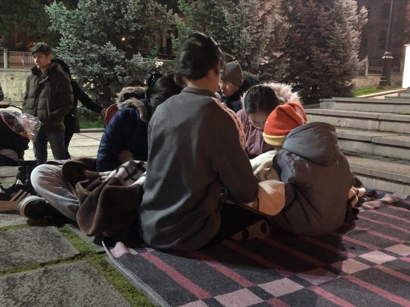 KASTAMONU’DA DEPREM: GECEYİ SOKAKTA GEÇİRDİLER  - 5