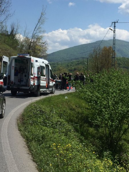 Motosiklet otomobille çarpıştı: BİRİ AĞIR 2 YARALI - 4