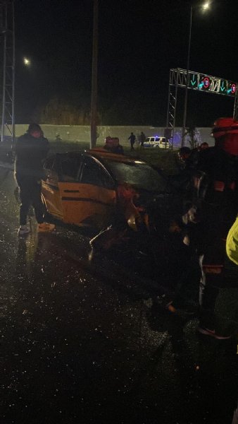 TAKSİ TAKLA ATTI: 1 ÖLÜ, 2 YARALI - 1