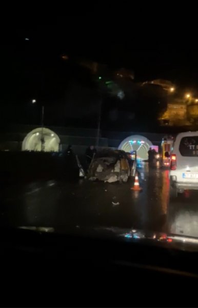 TAKSİ TAKLA ATTI: 1 ÖLÜ, 2 YARALI - 2