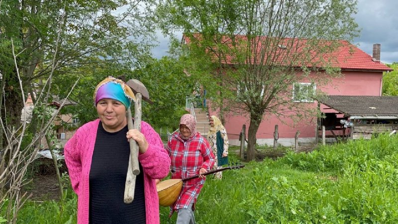 Çapayı bıraktılar, mızrabı aldılar… TARLADAN SANATA - 2