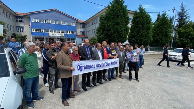 SENDİKALARDAN DARP EDİLEN ÖĞRETMENE DESTEK - 1