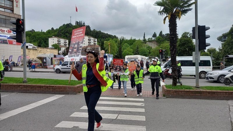 SÜRÜCÜLERE BROŞÜR VERDİLER - 4