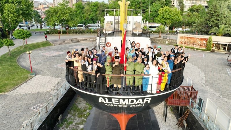  Ereğli’nin kurtuluşunun 103. Yılı etkinlikleri… Alesta Alemdar sahnelendi...“ALEMDAR’A İSTİKLAL MADALYASI İSTİYORUZ” - 2