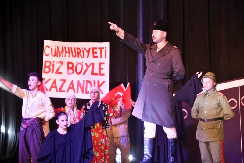 Ereğli’nin kurtuluşunun 103. Yılı etkinlikleri… Alesta Alemdar sahnelendi...“ALEMDAR’A İSTİKLAL MADALYASI İSTİYORUZ” - 26