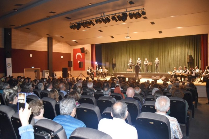  İBB Türk Sanat Müziği Topluluğu konseri ve sergilerle açıldı... AKM’YE YENİ SALON - 5