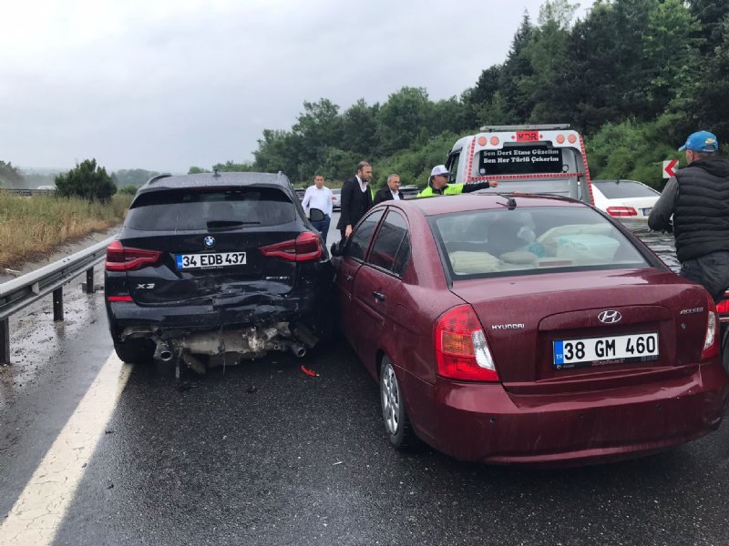 Kaza TEM Otoyolu’nu kapattırdı… 14 ARAÇ BİRBİRİNE GİRDİ, 6 YARALI - 10