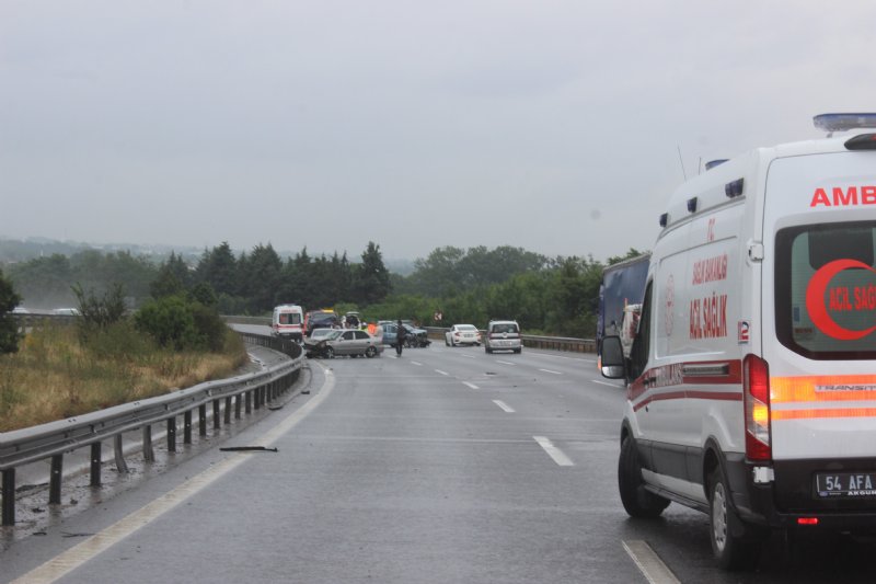 Kaza TEM Otoyolu’nu kapattırdı… 14 ARAÇ BİRBİRİNE GİRDİ, 6 YARALI - 5